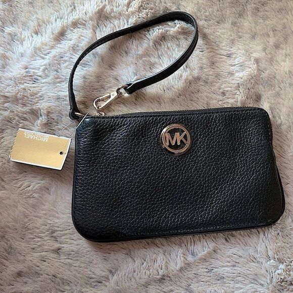 Michael Kors NEW Black Pebbled Leather Wristlet Gold hardware COA NWT - Picture 1 of 7